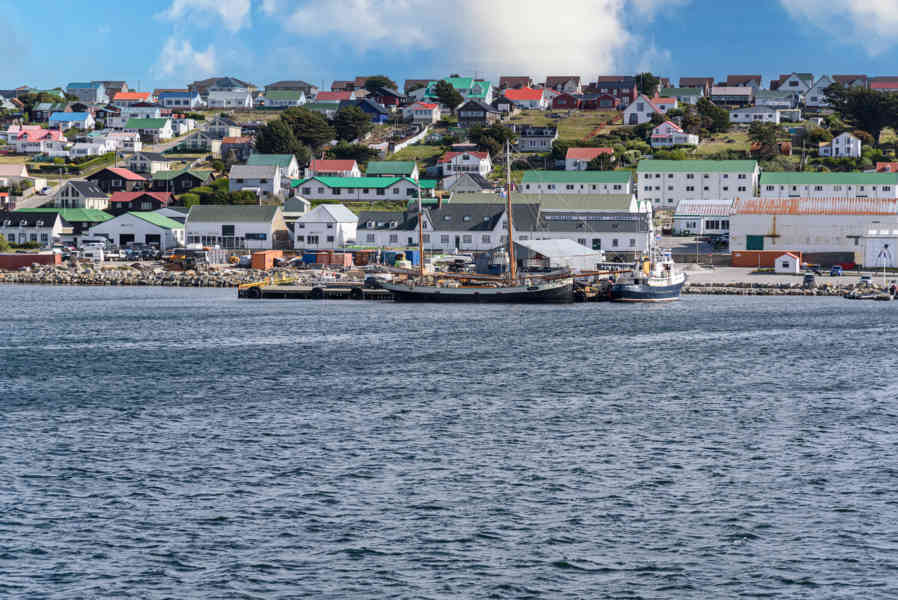Islas Falkland o Malvinas 003 - Port Stanley.jpg